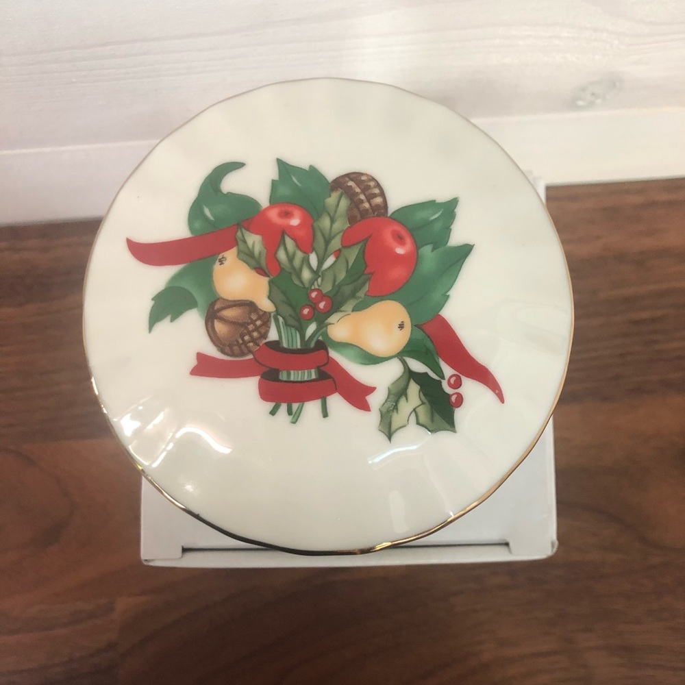 Vintage Heritage House music box